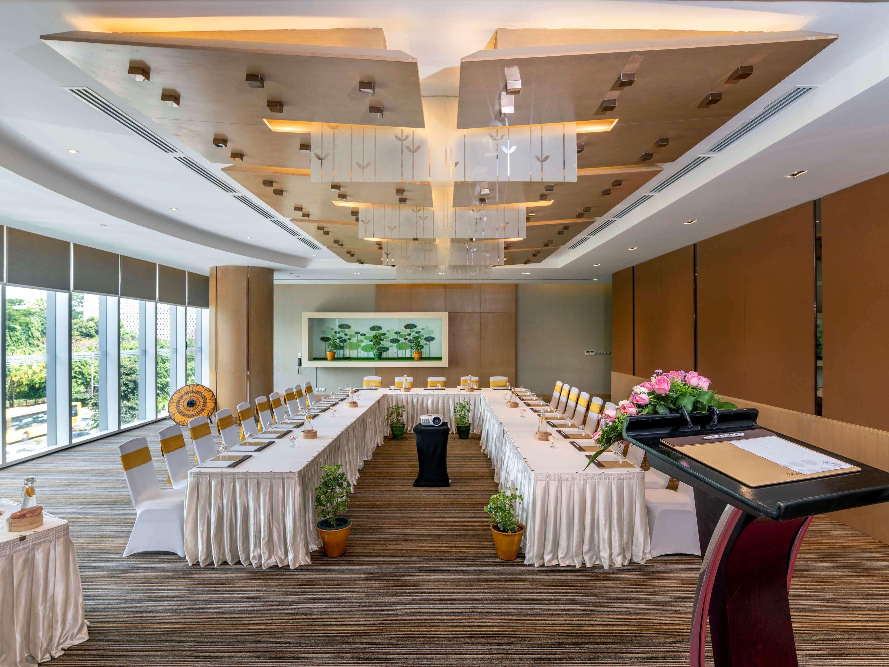 Novotel Yangon Max Εξωτερικό φωτογραφία