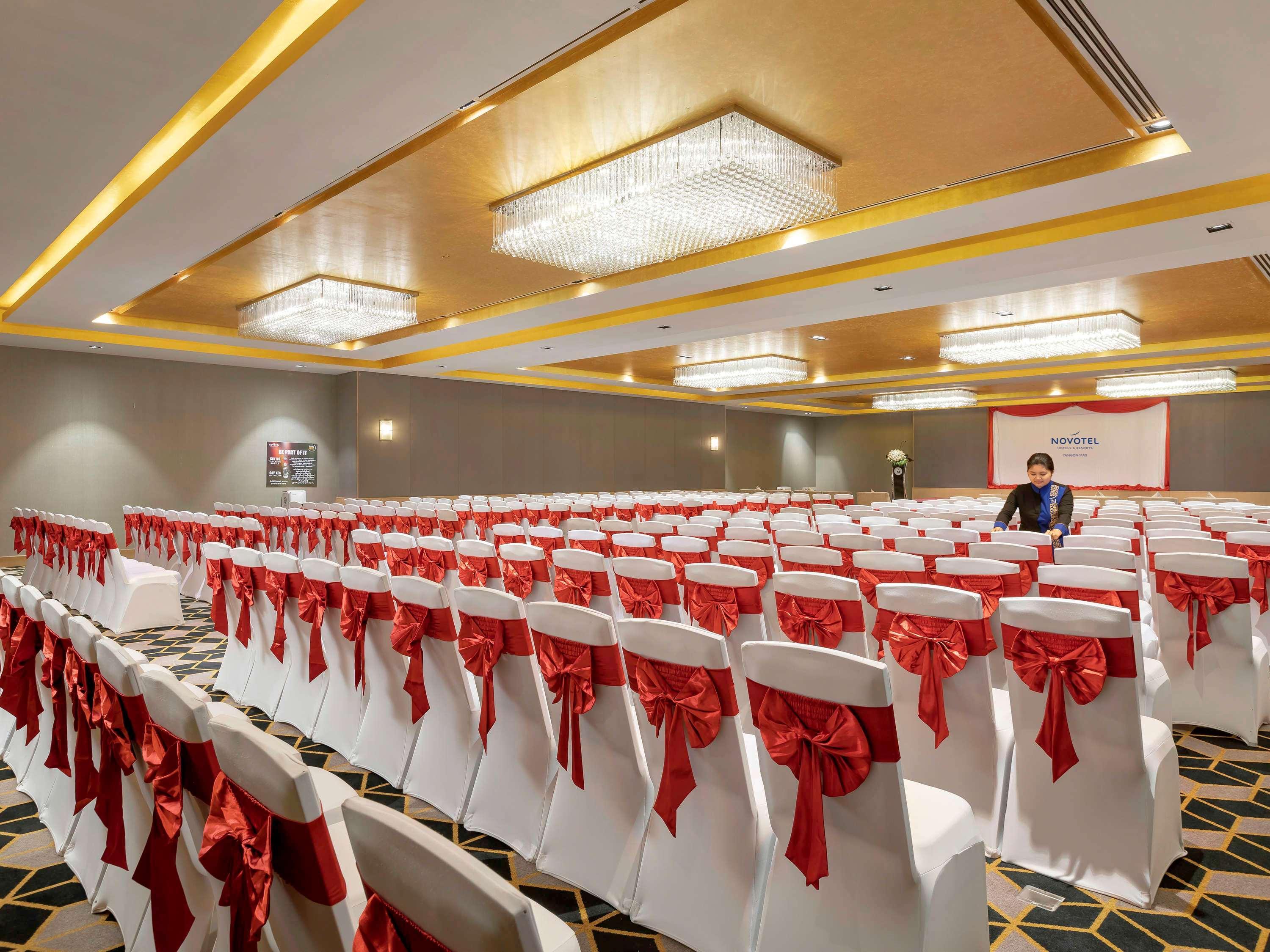 Novotel Yangon Max Εξωτερικό φωτογραφία